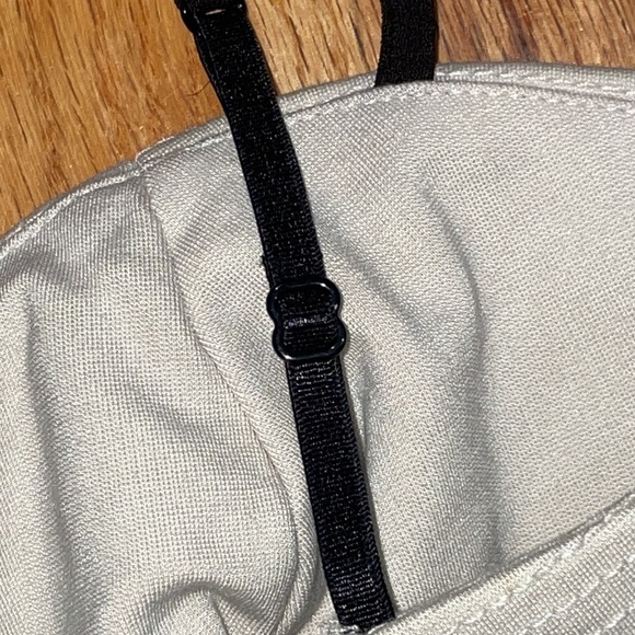 NEW Guess flare bottom Romper Shorts sz M - Picture 12 of 15